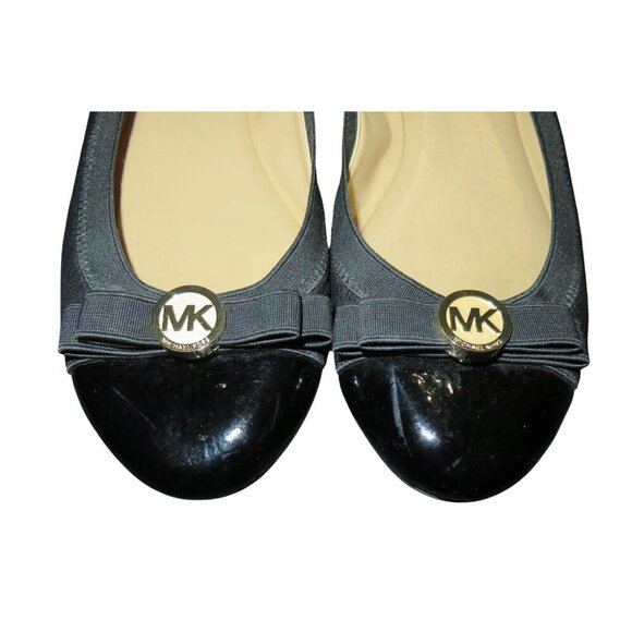 Michael Kors Dixie Black Patent Leather Ballet Flats Cap Toe MK Medallion Bows 9 - Picture 2 of 6